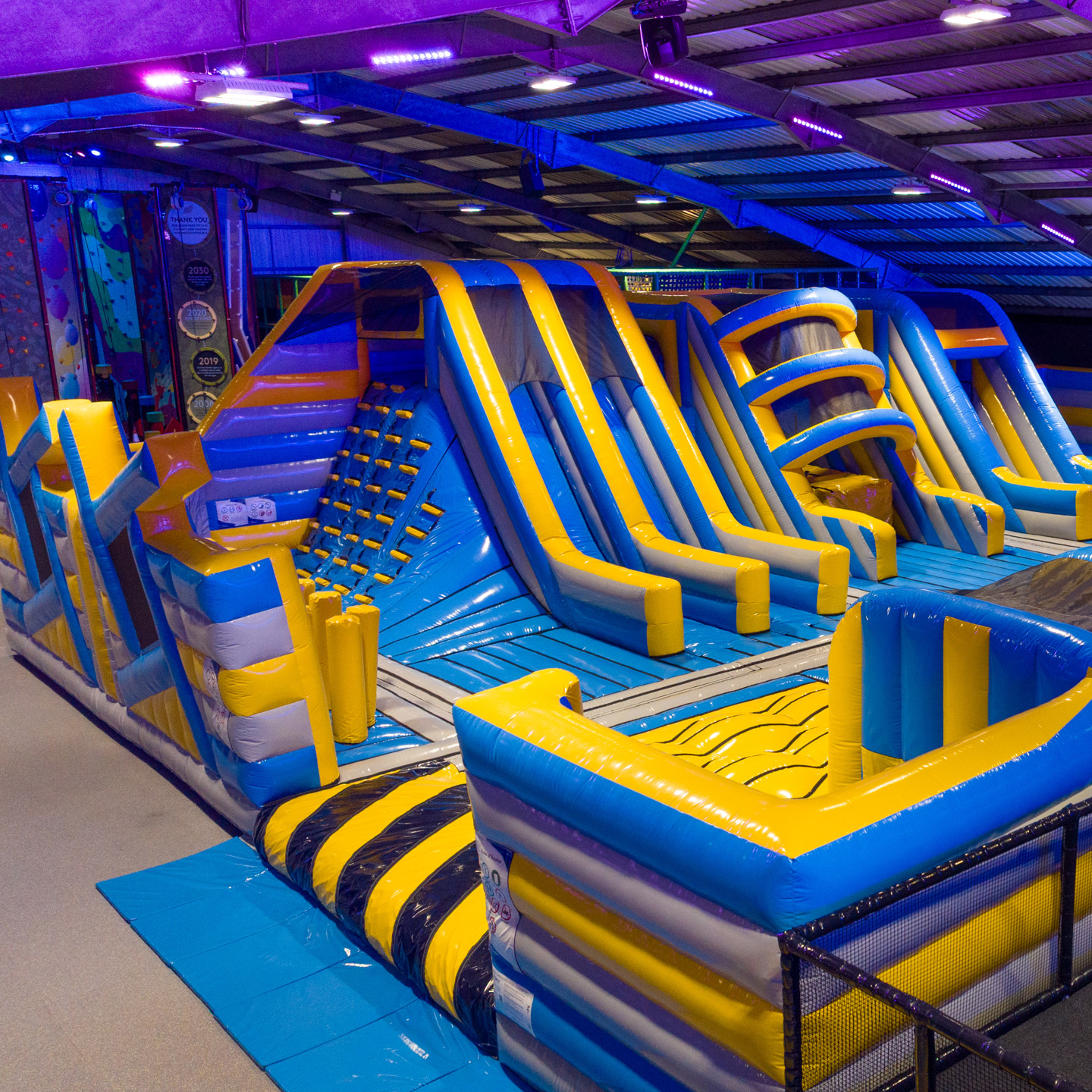 LES ORMES INFLATABLE ARENA STILLS 24
