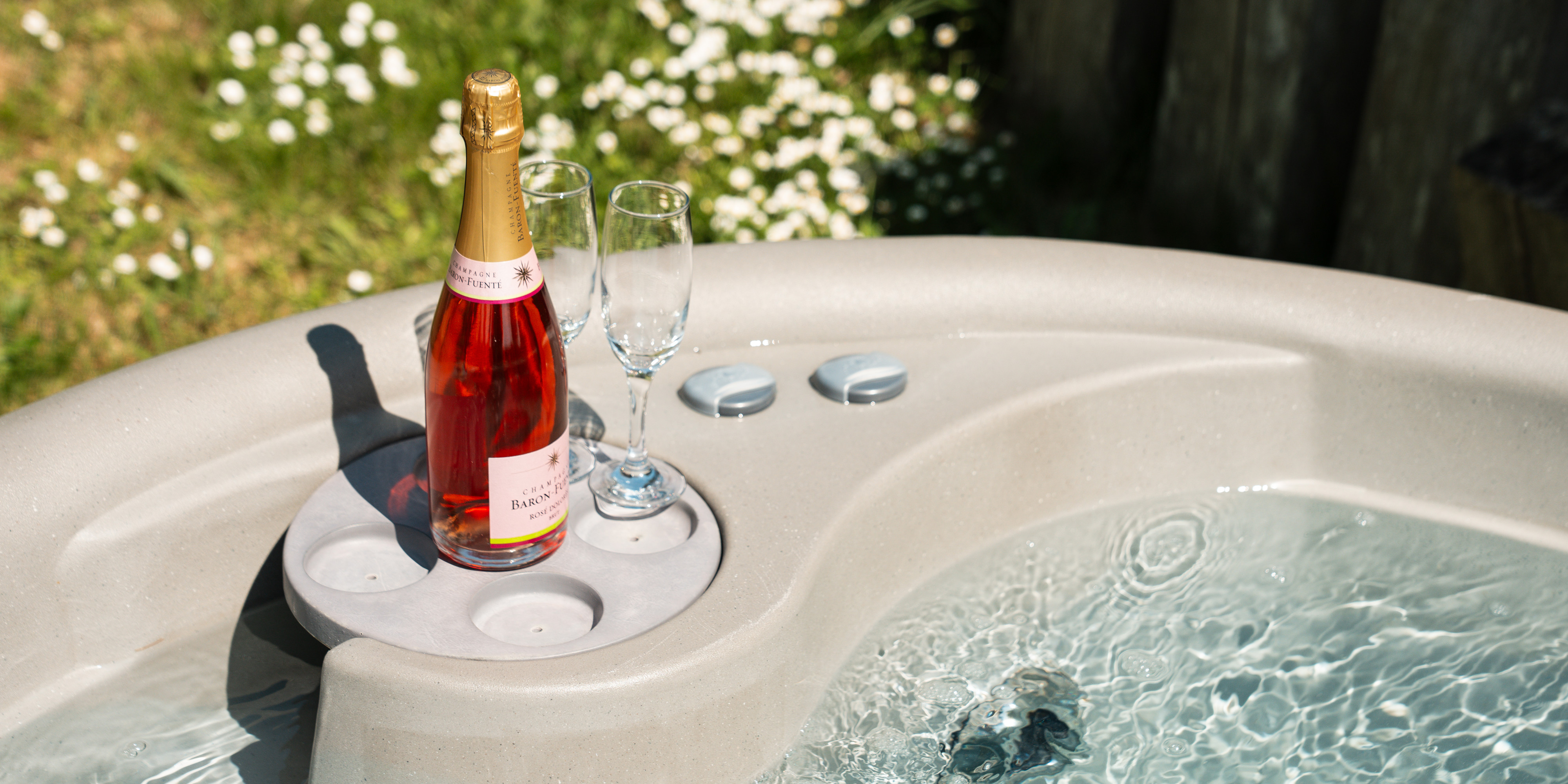 SSF LES ORMES HOT TUB CHAMPAGNE5