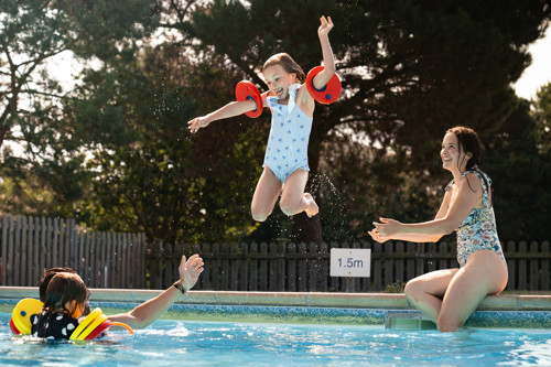 SSF LES ORMES FAMILY POOL 7