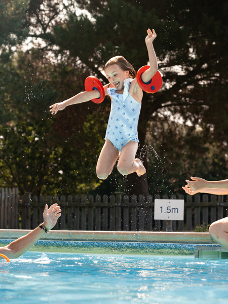 SSF LES ORMES FAMILY POOL 7