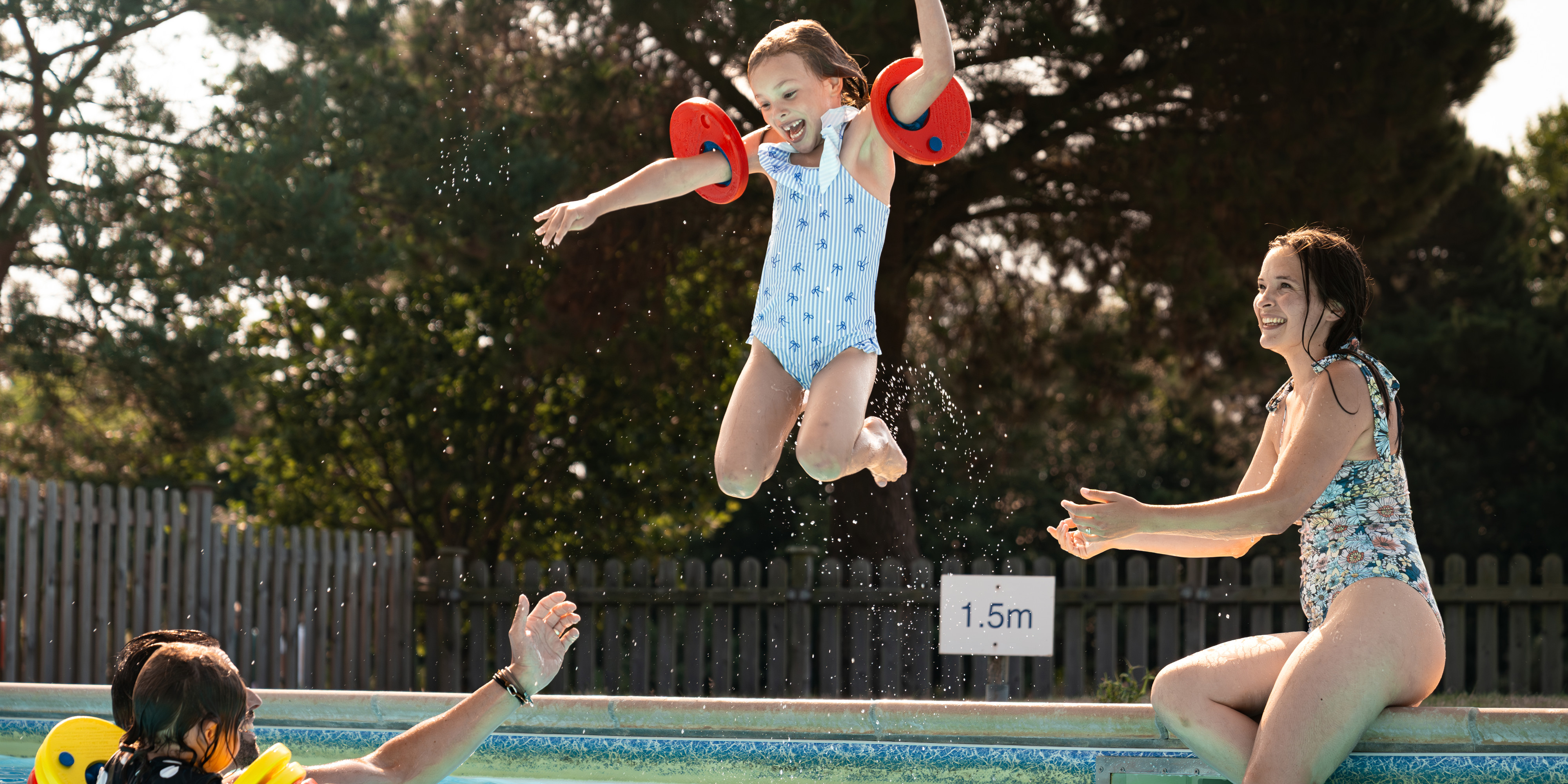 SSF LES ORMES FAMILY POOL 7