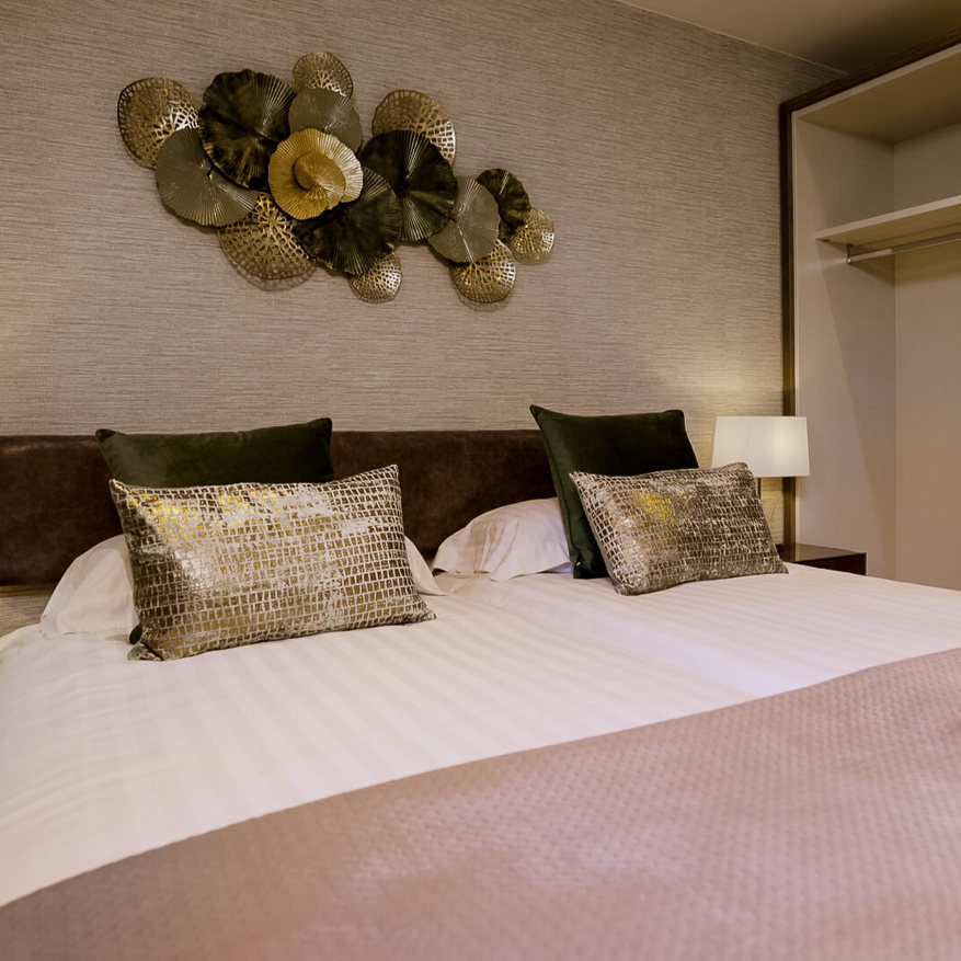 Poolside Deluxe Apartment